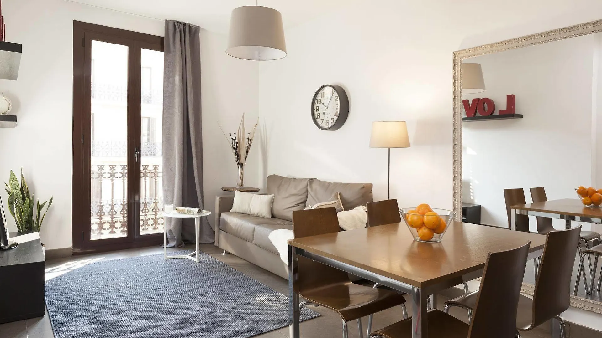 Easy Sleep Gaudi Terrace Apartment Barcelona
