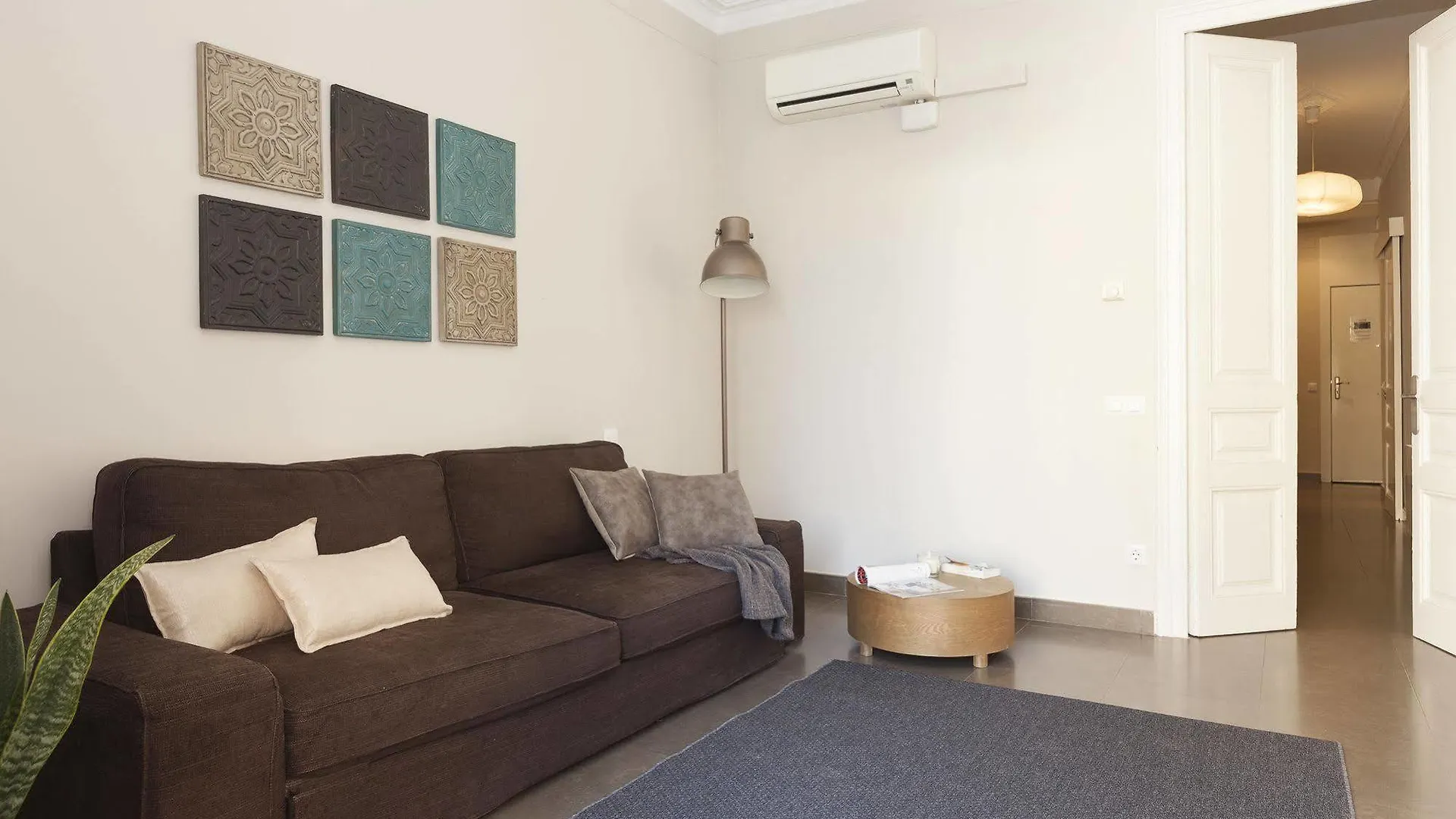 Easy Sleep Gaudi Terrace Apartment Barcelona Spain
