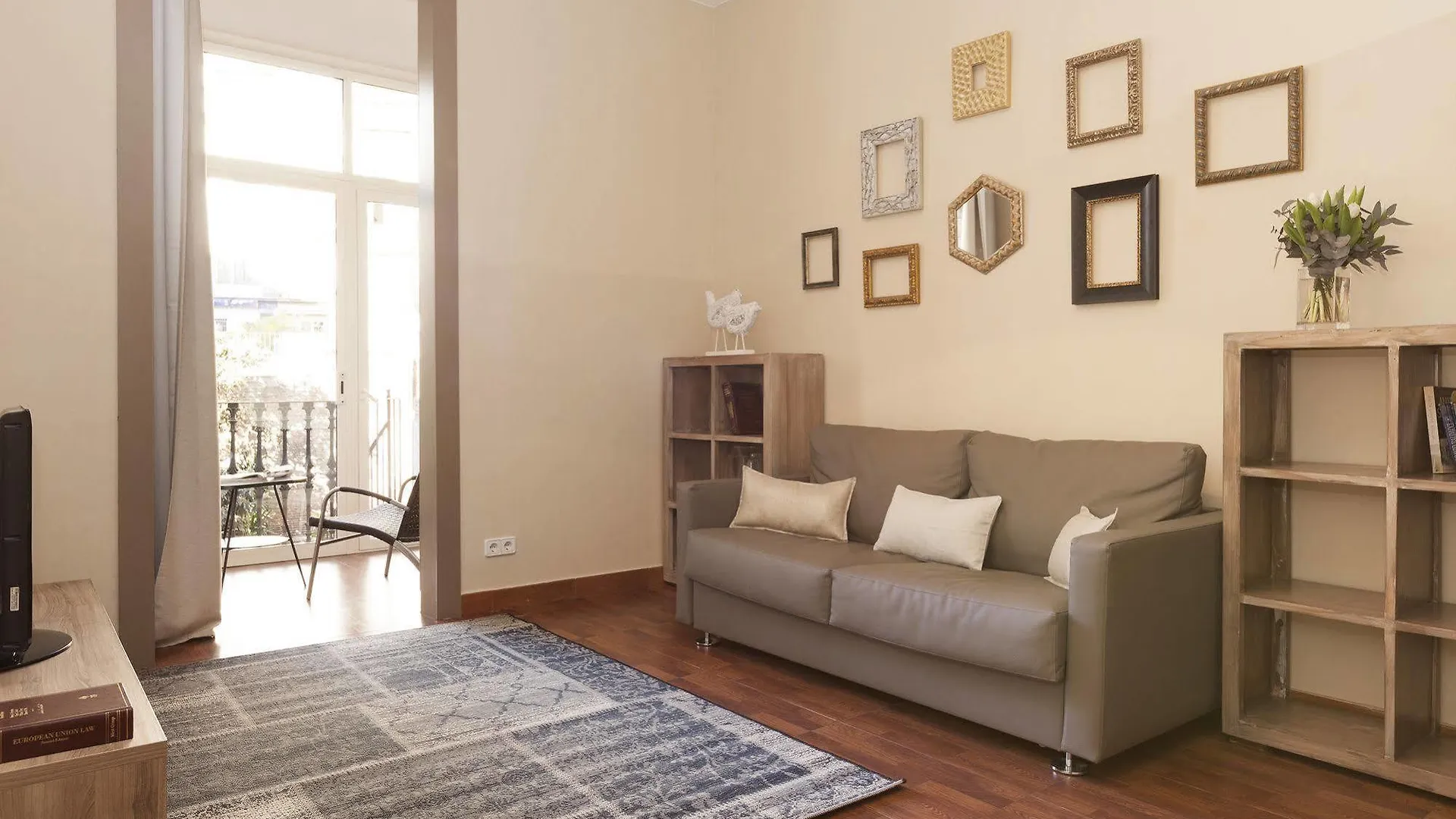 Easy Sleep Gaudi Terrace Daire Barselona